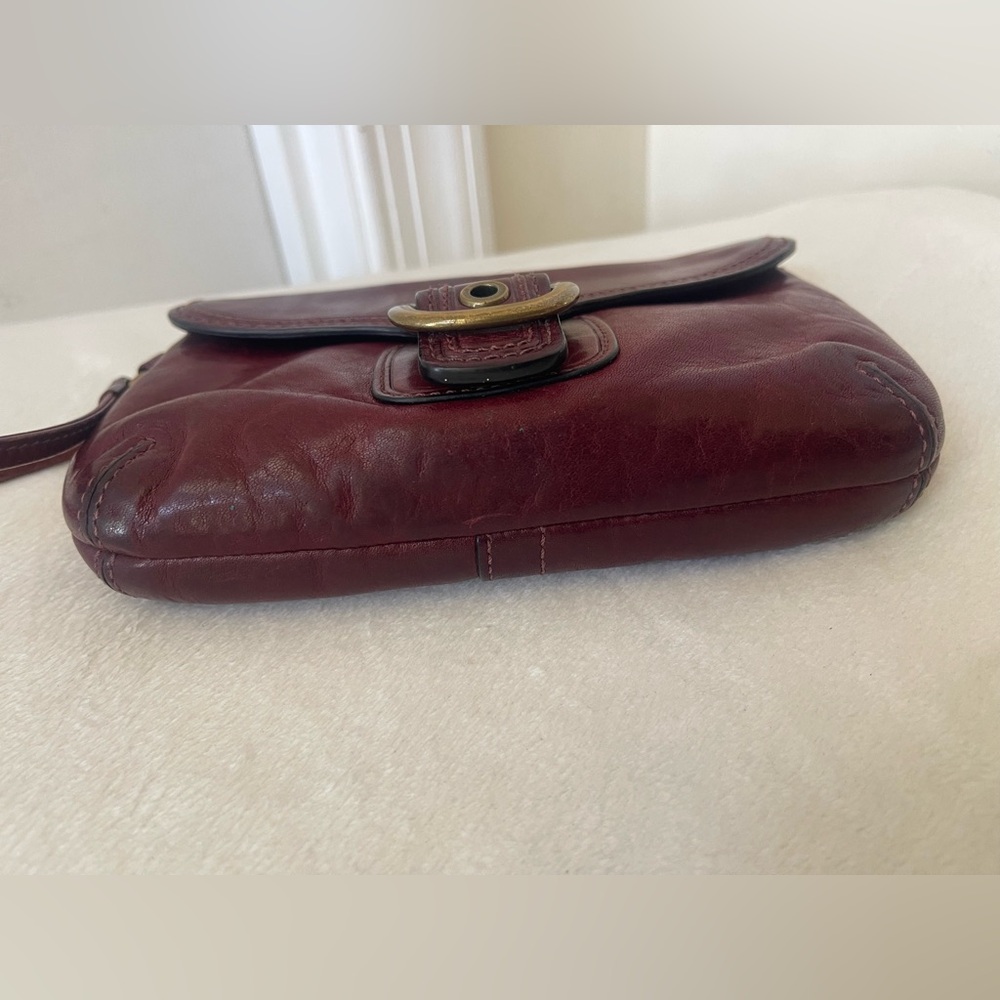 Coach Bleecker buckle flap wristlet Wine Leather - Picture 4 of 10